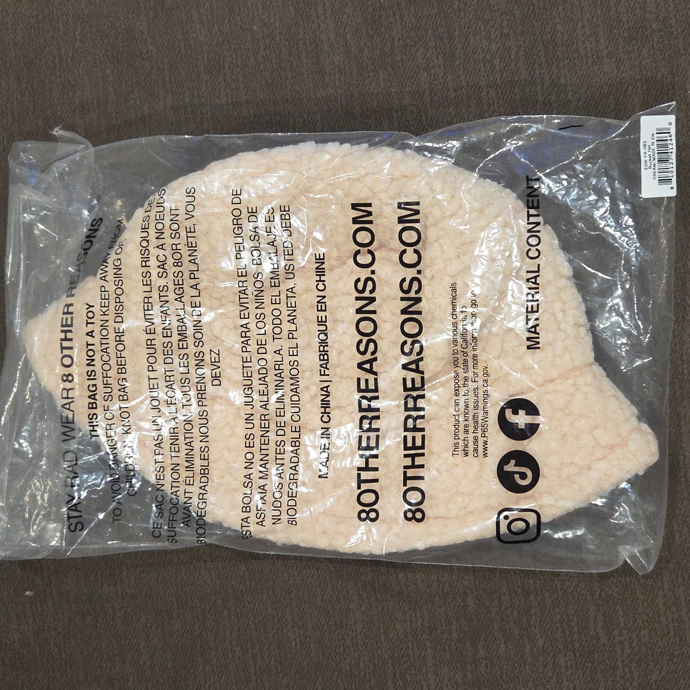 8 Other Reasons Ivory Sherpa Bucket Hat NIP - Picture 4 of 7